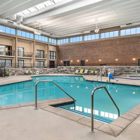 Best Western Plus Bloomington Hotel
